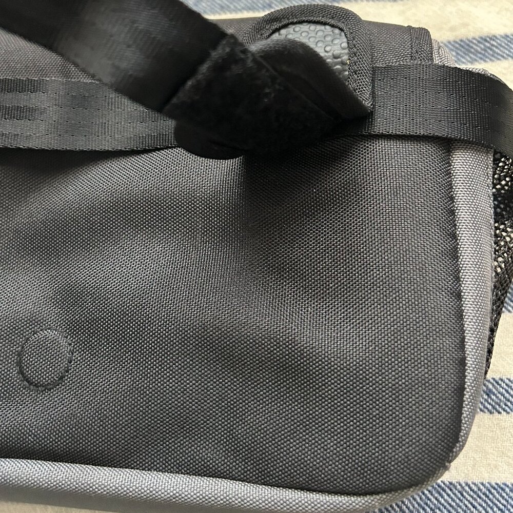 Bugaboo Stroller Organizer in Gray and Black - Picture 9 of 16